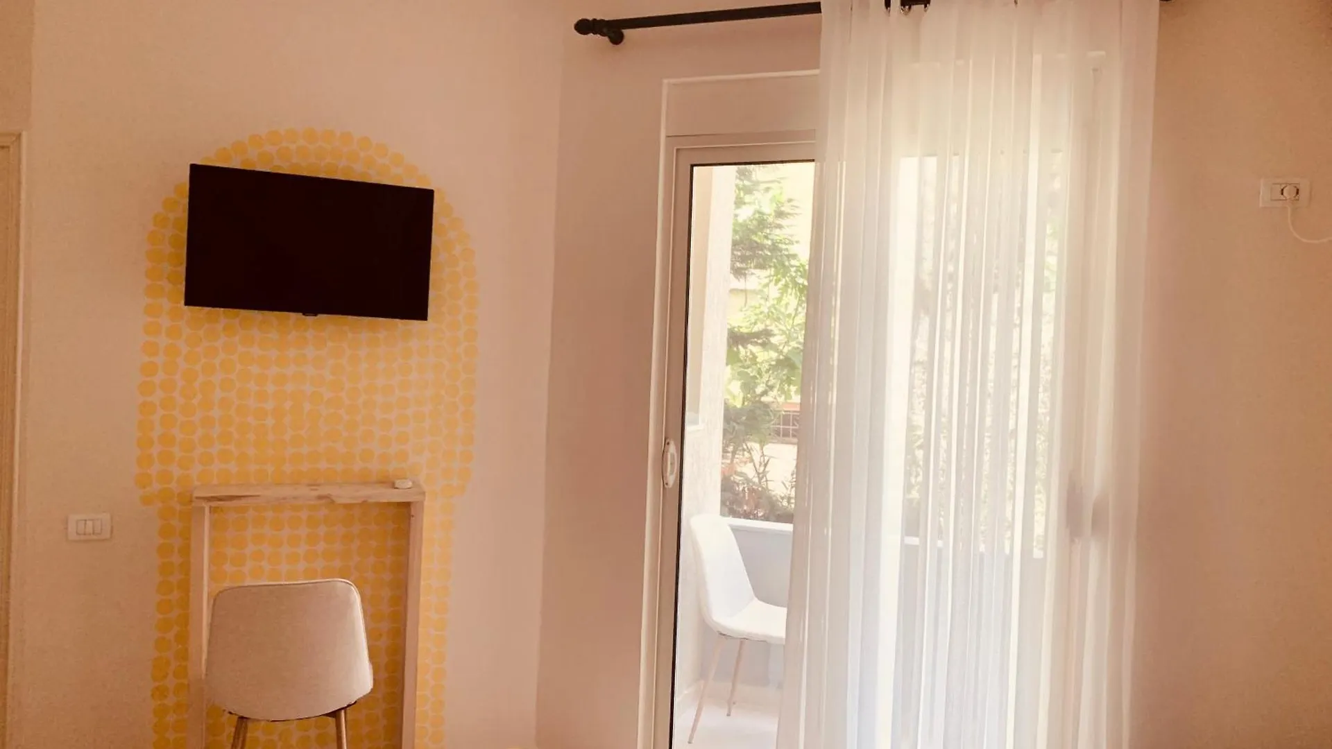 Family Tree - Quiet Area - Self Check In Aparthotel Golem