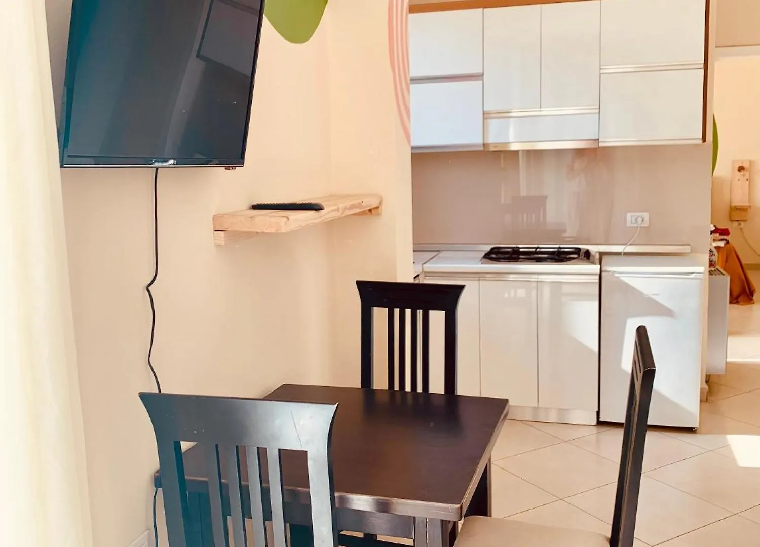Family Tree - Quiet Area - Self Check In Aparthotel Golem  Albania