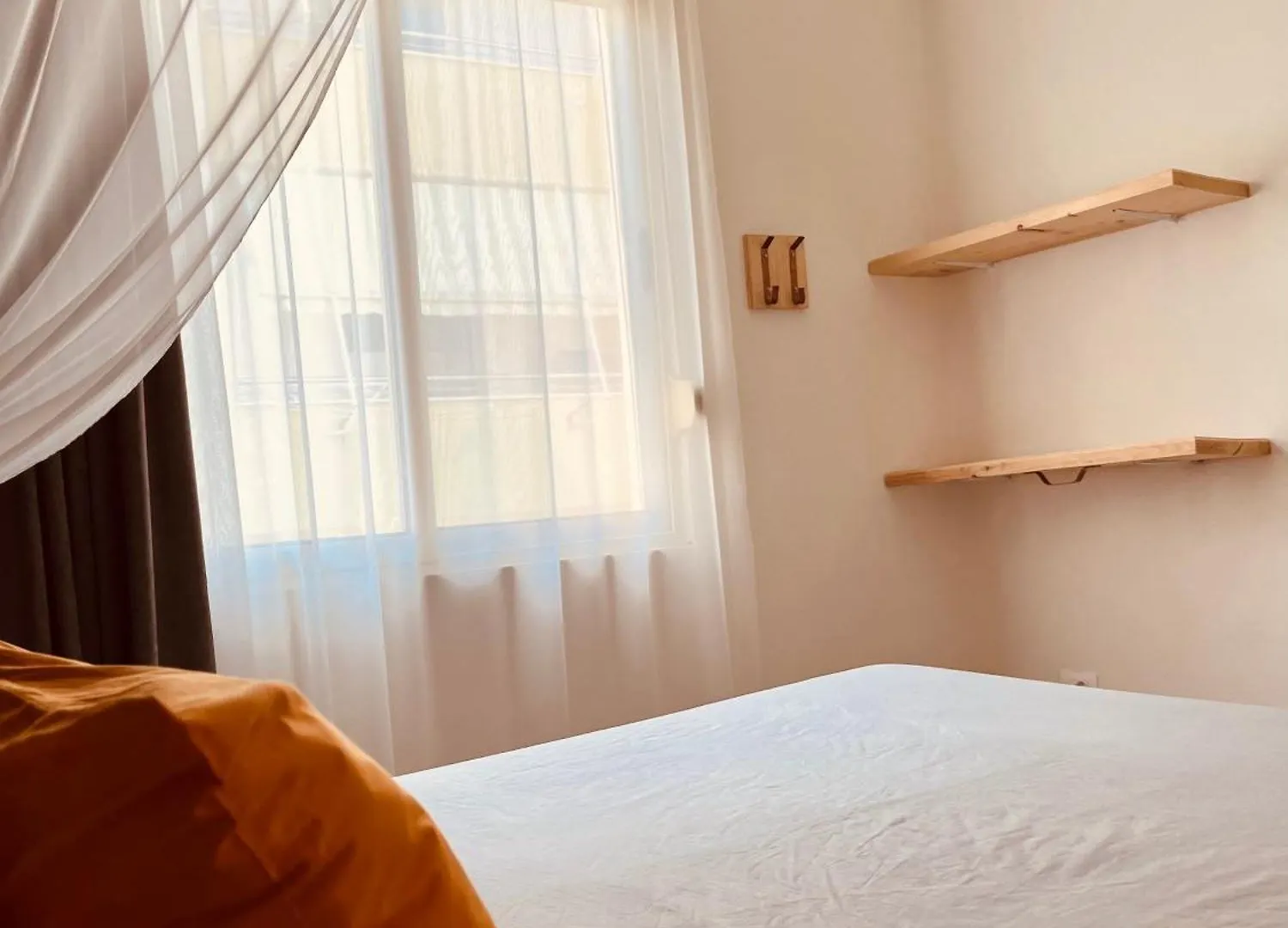 Aparthotel Family Tree - Quiet Area - Self Check In Golem