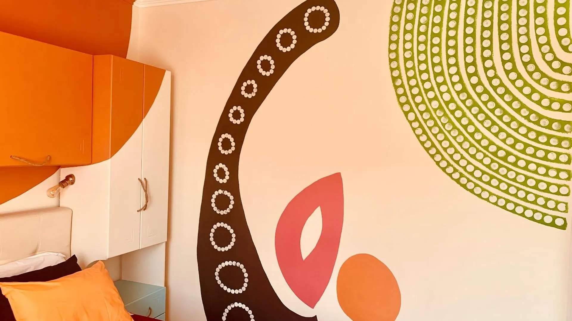 Family Tree - Quiet Area - Self Check In Aparthotel Golem