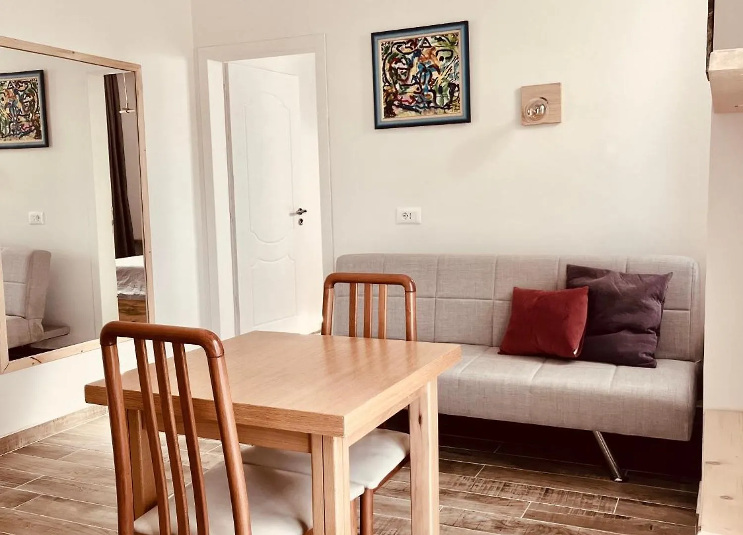 Family Tree - Quiet Area - Self Check In Aparthotel Golem  Albania